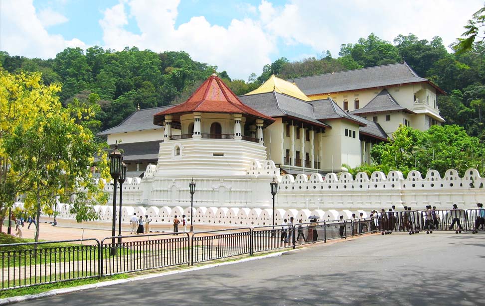 inora-travel-lanka-20-Days-Kandy
