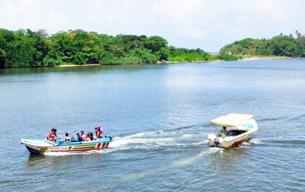 inora-travel-lanka-20-Days-Madu-river