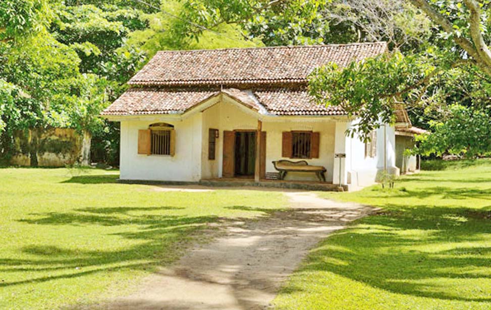 inora-travel-lanka-20-Days-Martin-Wickramasinghe-Folkmuseum