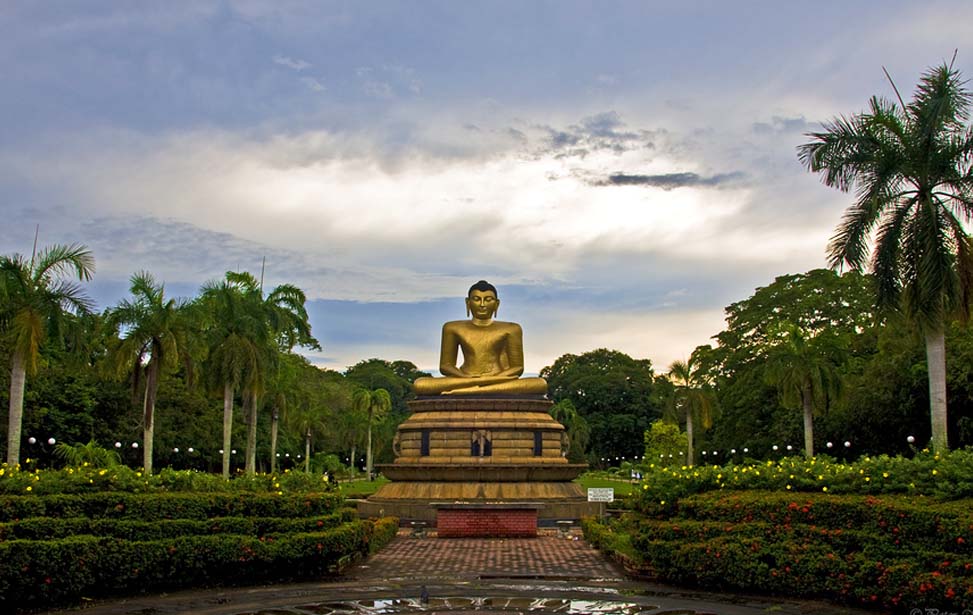 Colombo Viharamahadevi Park Inora Tour Sri Lanka