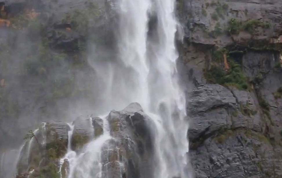 Diyaluma Ella Falls Inora Tour Sri Lanka