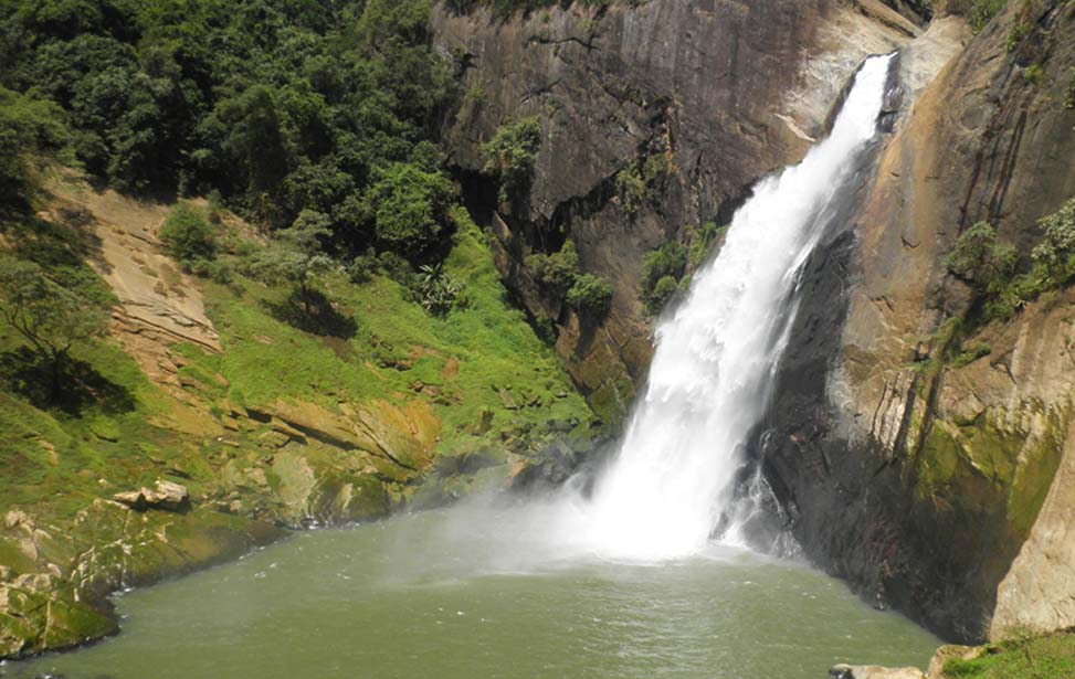 Dunhinda Falls Inora Tour Sri Lanka