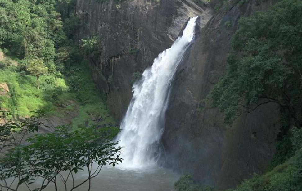 Dunhinda Falls Inora Tour Sri Lanka