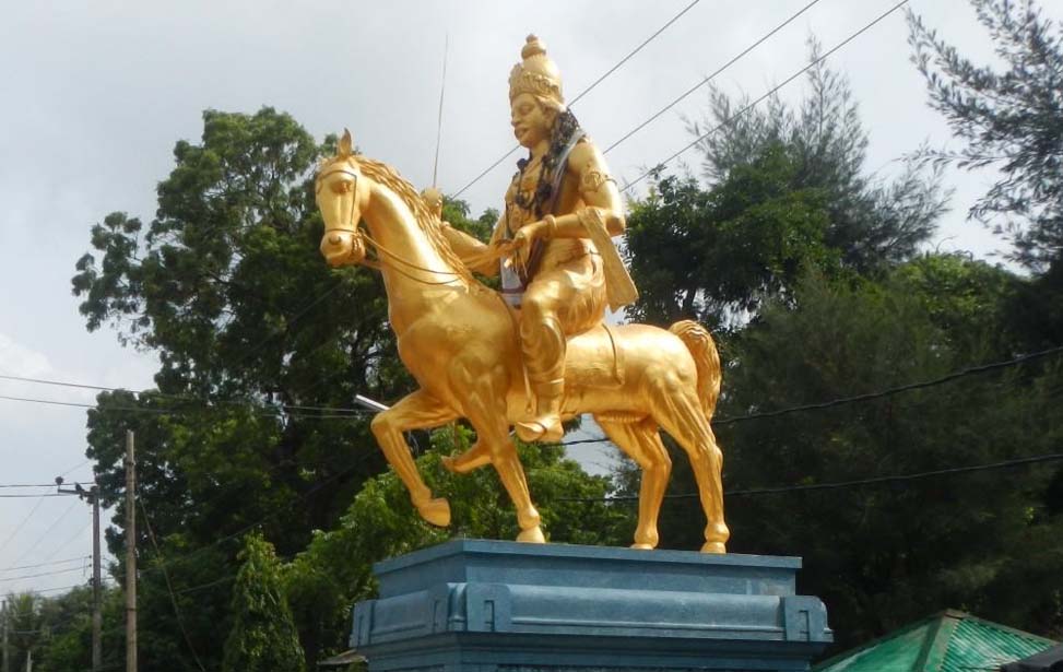 Jaffna Sangiliyan Statue Inora Tour Sri Lanka