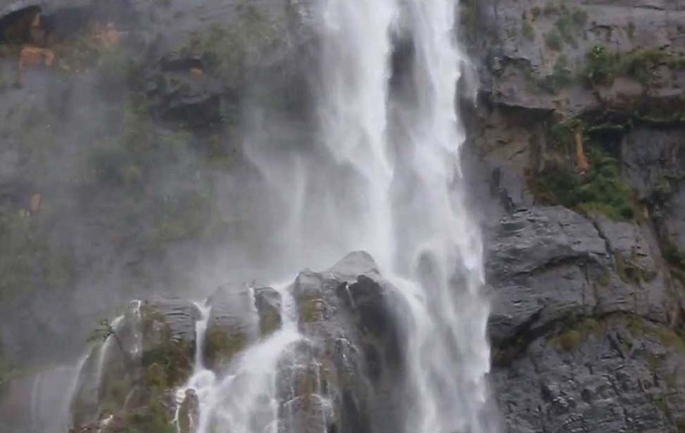 Diyaluma Ella Falls Inora Tour Sri Lanka