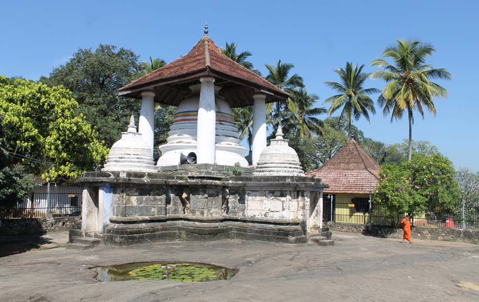 Kandy Gadaladeniya Temple Inora Tour Sri Lanka