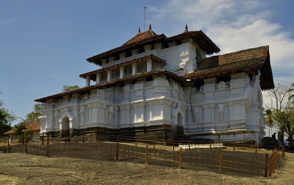 Lankathilaka Temple Inora Tour Sri Lanka