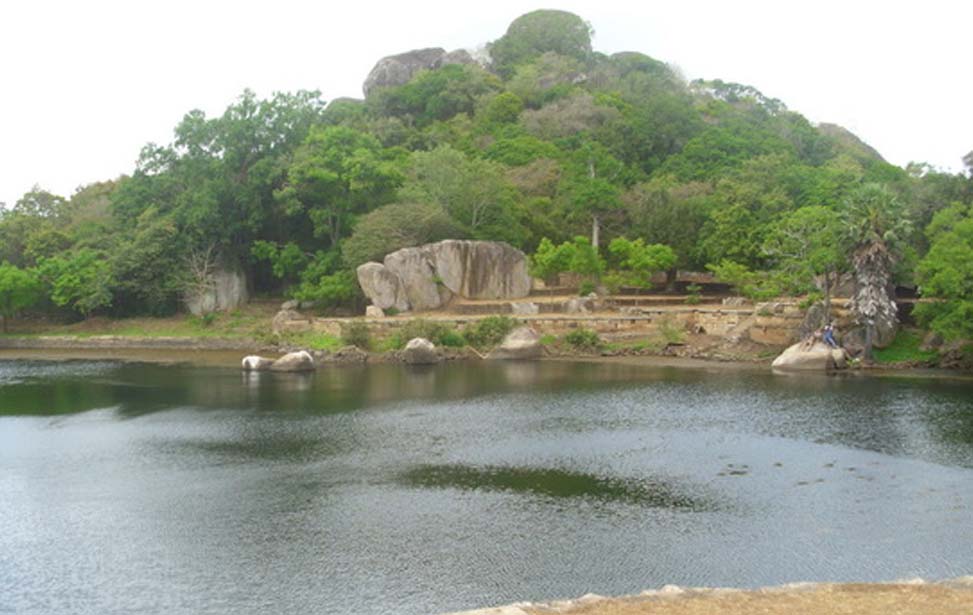 Mihinthalaya Kaludiya Pokuna Inora Tour Sri Lanka