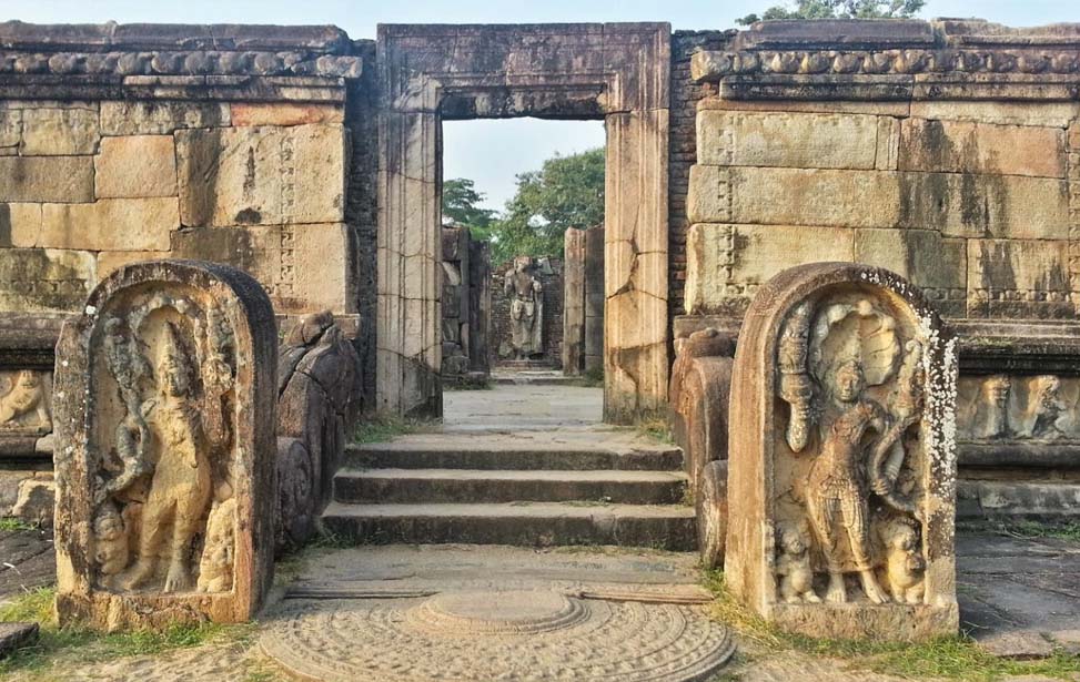 Polonnaruwa Hetadageya Inora Tour Sri Lanka