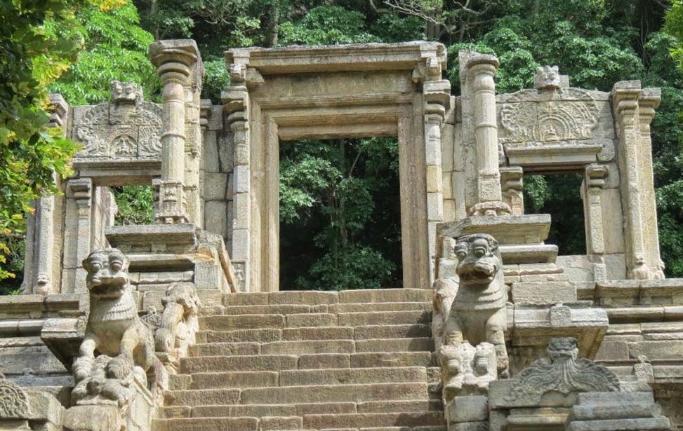 Yapahuwa Inora Tour Sri Lanka
