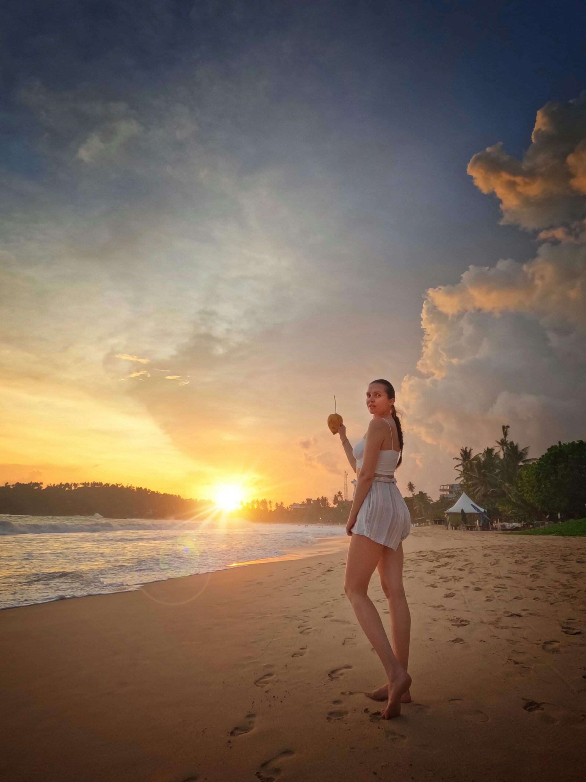Sunset beach in Sri Lanka — Lanka Inora Travels